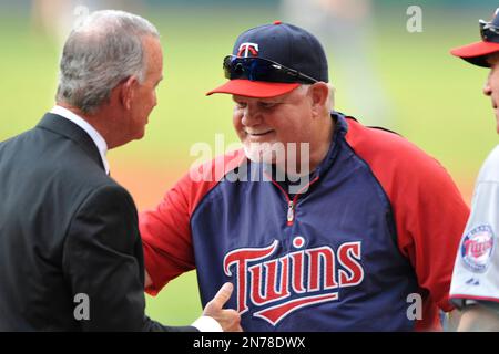 Hart, Baerga added to Indians Hall of Fame