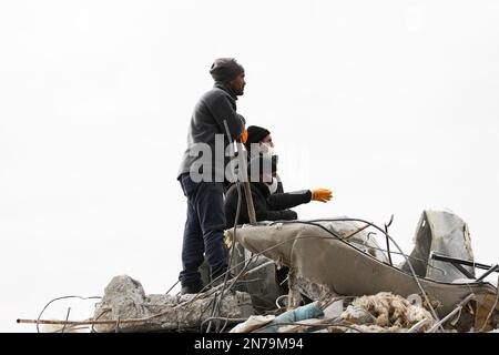 Kahramanmara, Turkey. 10th Feb, 2023. Rescuers are seen searching for people in the wreckage. Turkey experienced the biggest earthquake of this century at the border region with Syria. The earthquake was measured 7.7 magnitudes. (Photo by Tunahan Turhan/SOPA Images/Sipa USA) Credit: Sipa USA/Alamy Live News Credit: Sipa USA/Alamy Live News Stock Photo