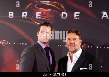 Henry Cavill & Russell Crowe: 'Man of Steel' Madrid Premiere