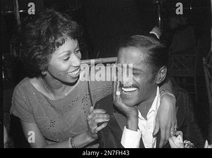 sammy davis jr, lola falana, 1968 Stock Photo - Alamy