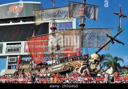 Pirate ship at Long Bay in St. Thomas Island, US Virgin Islands, USA Stock  Photo - Alamy