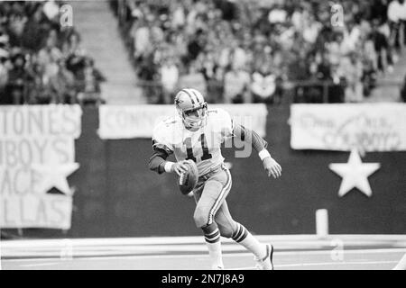 San Francisco, California, USA. 19th Dec, 1983. San Francisco 49ers vs.  Dallas Cowboys at Candlestick Park Monday, December 19, 1983. 49ers beat  the Cowboys 42-17. San Francisco 49ers Linebacker Jack Reynolds Credit: