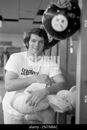 Jack Ham (59) of the Pittsburgh Steelers is shown in August 1973. (AP  Photo/Harry Cabluck Stock Photo - Alamy