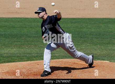 New York Yankees starting pitcher Jonathan Loaisiga walks off the mound  during a baseball game against the Seattle Mariners, Wednesday, May 8,  2019, in New York. (AP Photo/Kathy Willens Stock Photo - Alamy