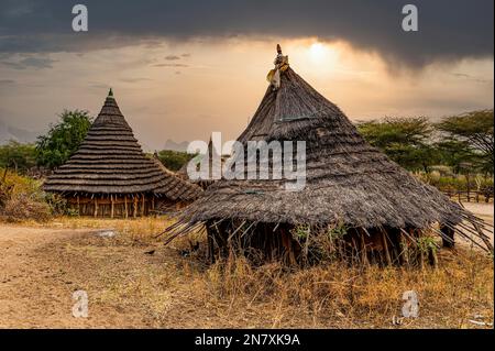 Traditionally built huts of the Laarim tribe, Boya hills, Eastern Equatoria, South Sudan Stock Photo