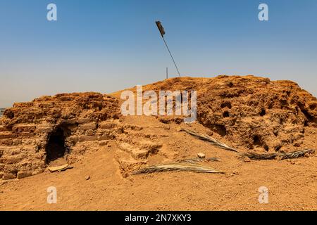 The ruins of sumerian town of Kish, Iraq Stock Photo