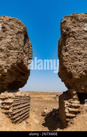 The ruins of sumerian town of Kish, Iraq Stock Photo