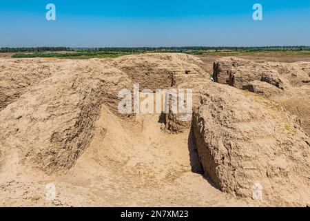 The ruins of sumerian town of Kish, Iraq Stock Photo