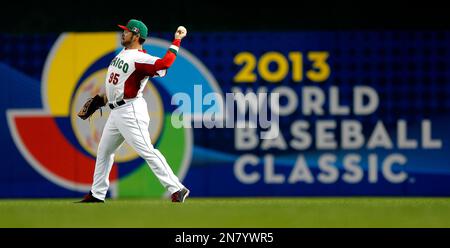 Luis Alfonso Garcia **2013 World Baseball Classic in Arizona Stock Photo -  Alamy