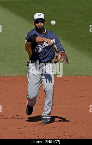 Former Atlanta Braves shortstop Alex Gonzalez signs with Milwaukee Brewers  