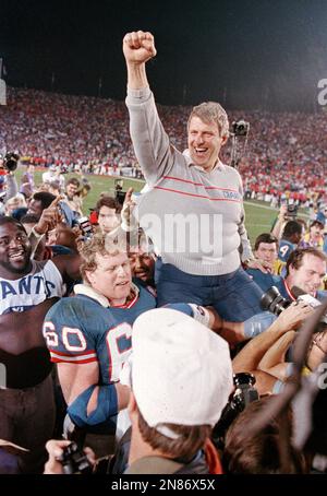 Lawrence Taylor New York Giants-56 during the 1987 Superbowl against the  Denver Broncos, Pasadena, CA. January 25, 1987 Stock Photo - Alamy