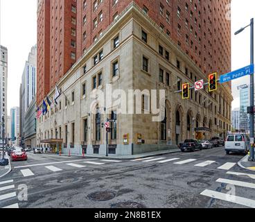 Pittsburgh landmark Omni William Penn Hotel was built in two parts: The three towers facing Mellon Square in 1916, the Grant Street addition in 1929. Stock Photo