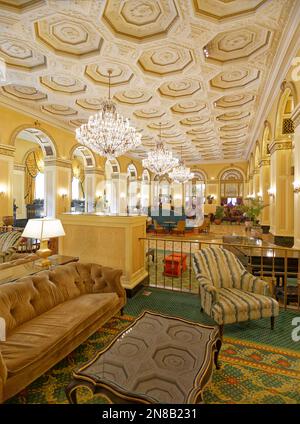 Reception area, Omni William Penn Hotel. The landmark hotel has been in operation since 1916. Stock Photo