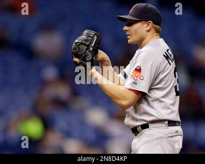 Boston Red Sox infielder Mark Bellhorn moves to cover second base,  Wednesday, Feb. 23, 2005, at spring training camp in Ft. Myers, Fla. (AP  Photo/Robert F. Bukaty Stock Photo - Alamy