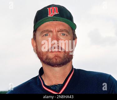 Minnesota Twins pitcher Bert Blyleven pitches in a game against the  St.Louis Cardinals at Al Lang Field.March 7 1985. (AP Photo/Tom DiPace  Stock Photo - Alamy