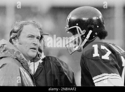 Pittsburgh Steelers' quarterback Joe Gilliam Jr., (17) looks to pass the  ball during practice in Pittsburgh in 1974. Terry Bradshaw is at right. (AP  Photo Stock Photo - Alamy