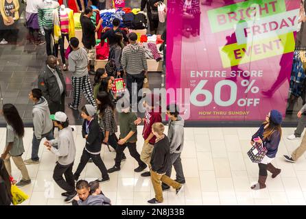 Gap galleria best sale hours