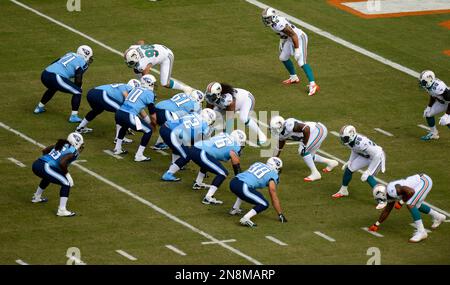 Miami Dolphins middle linebacker Elandon Roberts (52) is shown during an NFL  football game against the Tennessee Titans, Sunday, Jan. 2, 2022, in  Nashville, Tenn. (AP Photo/John Amis Stock Photo - Alamy