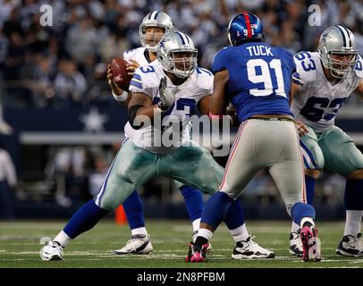 05 September 2012: New York Giants defensive end Justin Tuck (91) during a  week 1 NFL matchup between the Dallas Cowboys and New York Giants at Metlif  Stock Photo - Alamy