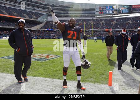 Chicago Bears defensive tackle Israel Idonije (71) celebrates a