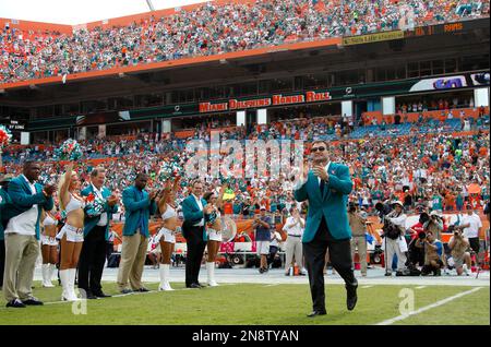 Former NFL player Zach Thomas speaks during his induction into the Pro  Football Hall of Fame Class in Canton, Ohio, Saturday, Aug. 5, 2023. (AP  Photo/Gene J. Puskar Stock Photo - Alamy