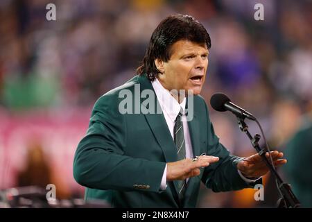 A fan operates a model of defensive end Mark Gastineau #99 of the New York  Jets.Circa the 1980's. (Icon Sportswire via AP Images Stock Photo - Alamy