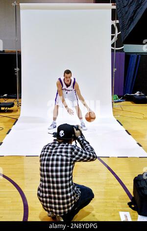 Phoenix Suns' Kelly Oubre Jr. poses for a photograph during media day at  the NBA basketball team's practice facility, Monday, Sept. 30, 2019, in  Phoenix. (AP Photo/Matt York Stock Photo - Alamy