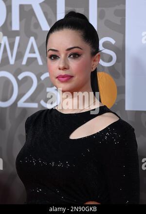 Tina Barrett of S Club 7 arriving Stock Photo - Alamy