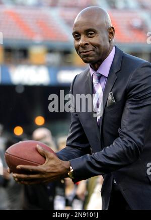 Jerry Rice, San Francisco 49ers wide reciever runs and pass rom