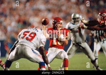 September 5, 1993: Joe Montana of the Kansas City Chiefs. (Icon Sportswire  via AP Images Stock Photo - Alamy