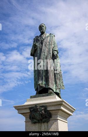 EASTBOURNE, EAST SUSSEX/UK - JULY 29 : Statue of Spencer Compton Cavenish, Eighth Duke of Devonshire, in Eastbourne on July 29, 2021 Stock Photo