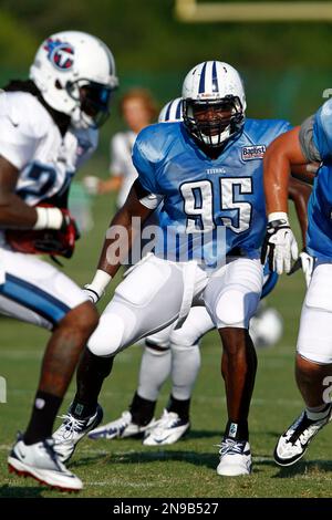 Tennessee Titans defensive end Kamerion Wimbley (95) during NFL football  camp at Titans' headquarters Tuesday, July 31, 2012 Nashville, Tenn. (AP  Photo/Wade Payne Stock Photo - Alamy