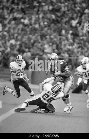 Seattle Seahawks receiver Steve Largent (80) catches a Jim Zorn