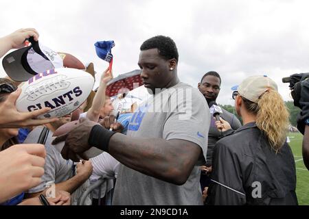 New York Giants # 91 Def. Justin Tuck. The New York Giants defeated the  Washington Redskins 23-17 at Giants Stadium in Rutherford, New Jersey.  (Credit Image: © Anthony Gruppuso/Southcreek Global/ZUMApress.com Stock  Photo 