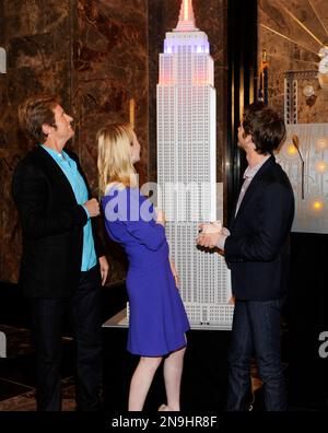 Emma Stone and Andrew Garfield The cast of 'The Amazing Spider-Man' at the  Lighting Ceremony at The Empire State Building New York City, USA -  25.06.12 Stock Photo - Alamy