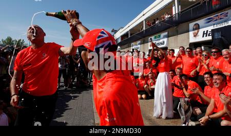 Lewis hamilton visits his girlfriend Nicole Scherzinger at a house in Beverly  Hills to say goodbye before heading off to the airport Beverly Hills,  California - 20.06.11 Stock Photo - Alamy