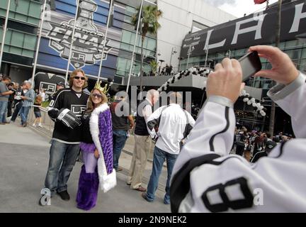 Photo: Los Angeles Kings vs. New Jersey Devils in game 1 of the Stanley Cup  Finals in New Jersey - NYP20120530211 