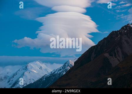 Lenticular cloud over Monastery Peak in New Zealand; South Island, New Zealand Stock Photo