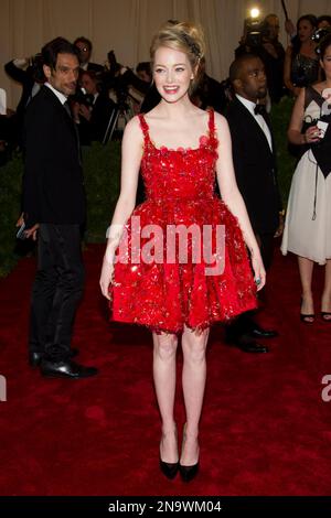 Emma Stone Met Gala May 2, 2011 – Star Style