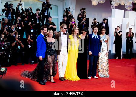 Il cast di 'Don't Worry Darling' sul Red Carpet di Venezia 79, La Biennale di Venezia 2022, Lido di Venezia, Italia Stock Photo