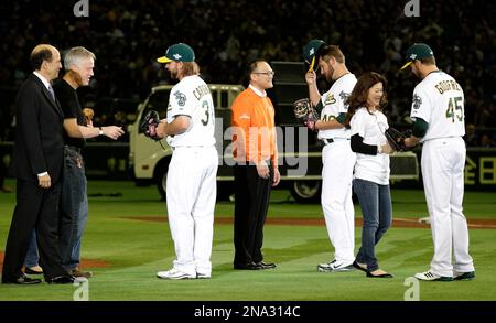 Aces: The Last Season on the Mound with the Oakland A's Big Three Tim Hudson,  Mark Mulder, and Barry Zito: Buy Online at Best Price in Egypt - Souq is now