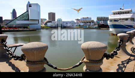 https://l450v.alamy.com/450v/2na34h8/part-of-the-cleveland-lakefront-including-from-left-the-rock-and-roll-hall-of-fame-and-museum-the-great-lakes-science-center-cleveland-browns-stadium-and-the-good-time-iii-excursion-ship-are-seen-on-tuesday-march-27-2012-tourism-boosters-hoping-to-maximize-2-billion-in-new-attractions-including-ohios-first-casino-and-existing-attractions-like-these-kicked-off-a-five-year-campaign-tuesday-to-spruce-up-cleveland-and-make-it-more-visitor-friendly-ap-photoamy-sancetta-2na34h8.jpg