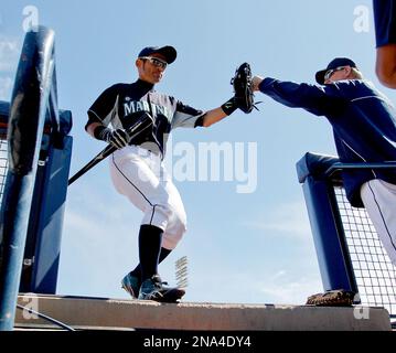 Seattle Mariners, from left, Dan Wilson, Ichiro Suzuki, Raul