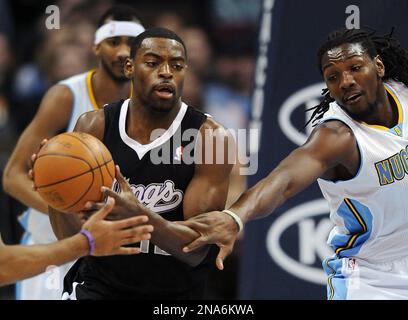 Dallas Mavericks' Vince Carter in the first half of an NBA basketball game  against the Minnesota Timberwolves Friday, Feb. 10, 2012, in Minneapolis.  (AP Photo/Jim Mone Stock Photo - Alamy