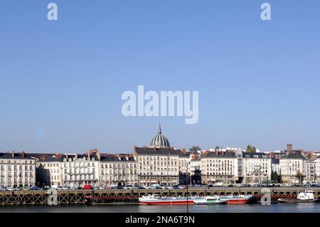 France, Loire-Atlantique (44). Nantes. The river Loire and the quai de la Fosse. Stock Photo