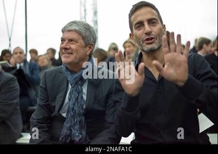 US singer Pharrell Williams and Louis Vuitton CEO Yves Carcelle attend Louis  Vuitton's Fall-Winter 2006-2007 Ready-to-wear collection presentation in  Paris, France, on March 5, 2006. Photo by  Orban-Taamallah-Zabulon/ABACAPRESS.COM Stock Photo - Alamy