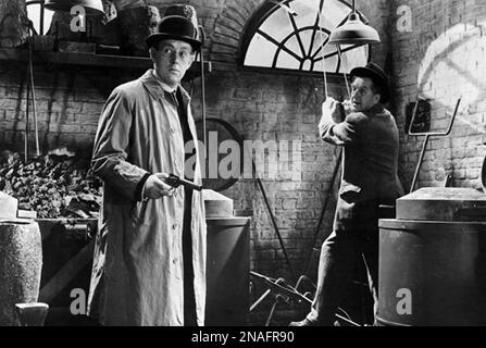THE LAVENDER HILL MOB 1951 GFD film with Alec Guinness at left and Stanley Holloway Stock Photo
