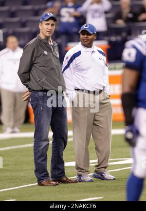 Indianapolis Colts' Peyton Manning puts on his helmet during the first half  of the NFL football game in Orchard Park, N.Y., Sunday, Jan. 3, 2010. (AP  Photo/ David Duprey Stock Photo - Alamy