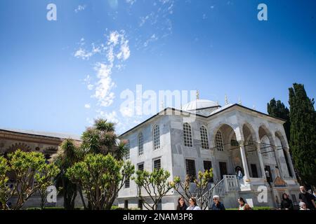 Picture of the Baghdad kiosk in Topkapi Palace in istanbul, Turkey. The Topkapı Palace or the Seraglio, is a large museum in the east of the Fatih dis Stock Photo