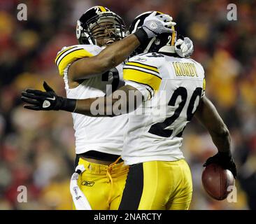 Pittsburgh Steelers Ryan Clark celebrates the Steelers 24-19 win over the New  York Jets at